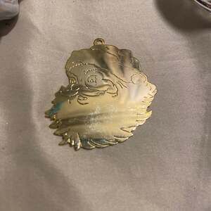 Vintage 1992 Gloria Duchin Brass Etched Santa Claus Face Christmas Ornament